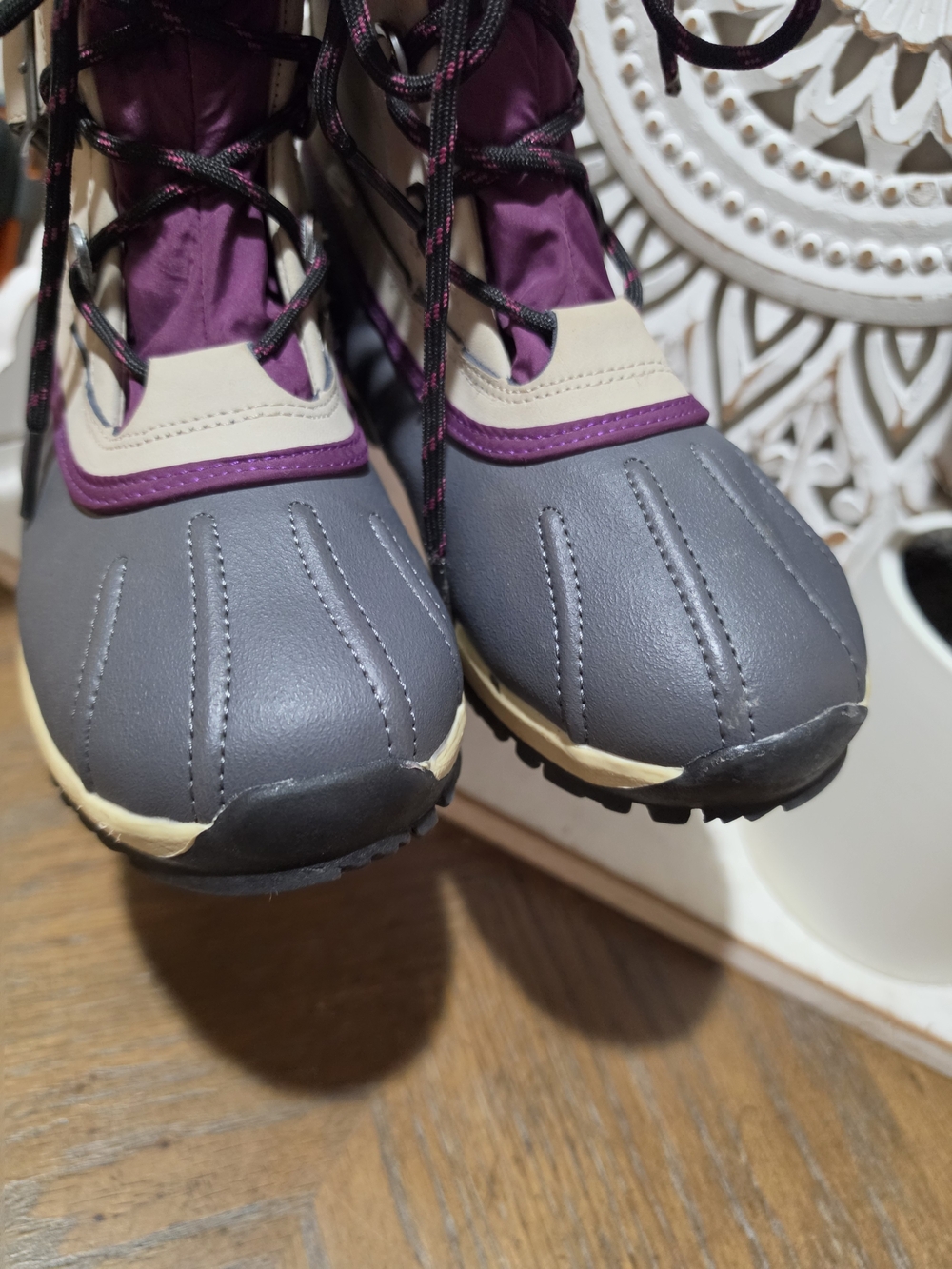 Bearpaw Waterproof Winter Boots in Gray, Beige & Purple Womens Size 7 - Picture 6 of 7